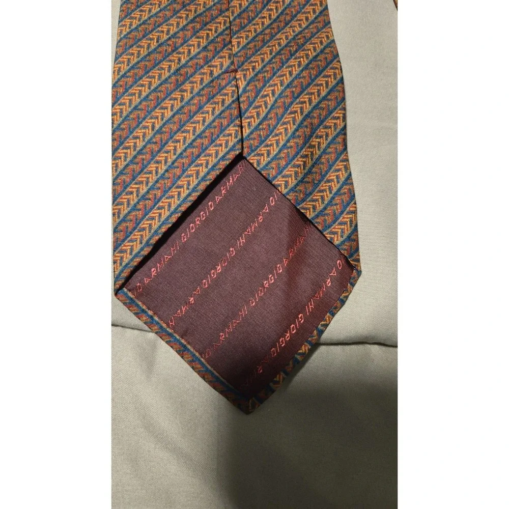 Giorgio Armani Cravatte Silk Tie Geometric Pattern Luxury Designer Italy Mens